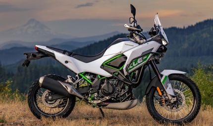 नई Kawasaki KLE500 ग्लोबल मार्केट में लॉन्च, स्टैंडर्ड और SE वेरिएंट के साथ डिजाइन और फीचर्स की जानकारी
