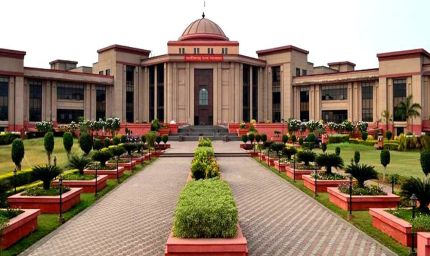 CG HC ने GGU के कुलपति और रजिस्ट्रार को भेजा नोटिस, नियुक्तियों के मापदंडों पर मांगा स्पष्टीकरण