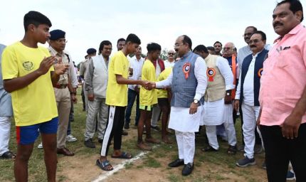 रायपुर : उप मुख्यमंत्री  अरुण साव ने विकासखंड स्तरीय बस्तर ओलंपिक का किया शुभारंभ