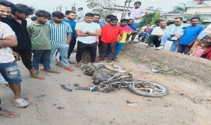 तेज रफ्तार ट्रेलर की चपेट में आए चार लोग, दो की मौके पर मौत, दो गंभीर