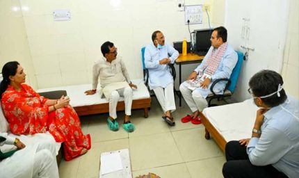 मुख्यमंत्री भजनलाल शर्मा सवाई मानसिंह अस्पताल पहुंचे, विधानसभा अध्यक्ष की पत्नी की पूछी कुशलक्षेम