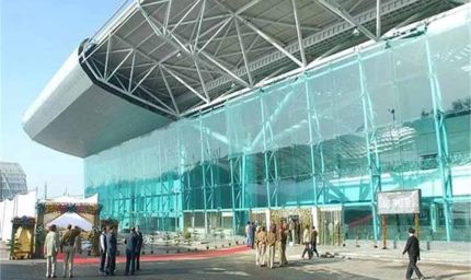 इंटरनेशनल एयरपोर्ट पर बढ़ी यात्रियों की परेशानी, सामने आई चौंकाने वाली सच्चाई!