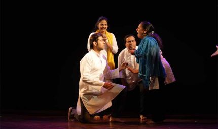 उनके हिस्से का प्रेम में रिश्तों की विडंबना तो गरीबनवाज में दिखा उद्यमी का संघर्ष