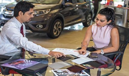 महिलाओं के लिए कार लोन में बड़ा फायदा: 0.8% ब्याज और 90% तक लोन