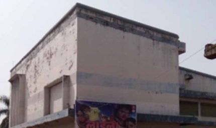 ‘बाबा’ टॉकीज विवाद सुलझा — 33 वर्ष बाद मुआवजा भुगतान, कलेक्टर ने किया निपटारा