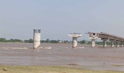 चिनाब के किनारे अधूरा पुल बना खतरा: एक ओर पाकिस्तान की गोलियां, दूसरी ओर बाढ़ का डर