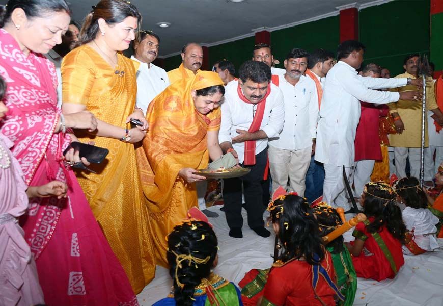 रायपुर : श्रद्धा और शक्ति के प्रतीक नवरात्र में माँ दुर्गा की आराधना कर उपमुख्यमंत्री  शर्मा ने दिया सद्भाव का संदेश