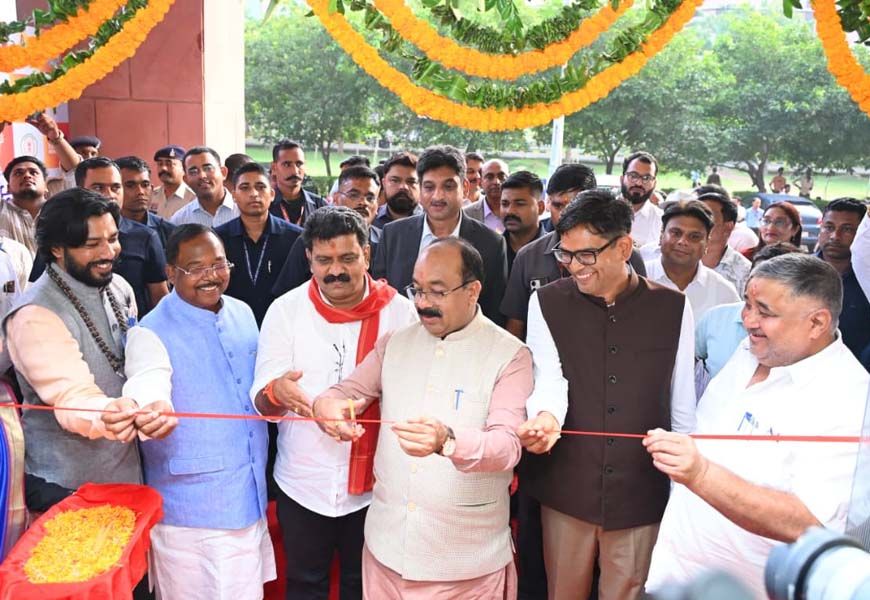 रायपुर : छत्तीसगढ़ में रजिस्ट्री हुई स्मार्ट, नवा रायपुर में देश का पहला अत्याधुनिक स्मार्ट पंजीयन कार्यालय शुरू