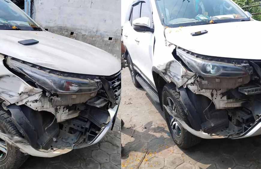 सड़क हादसे में बाल-बाल बचे मंत्री श्याम बिहारी जायसवाल, ट्रक से टकराई कार