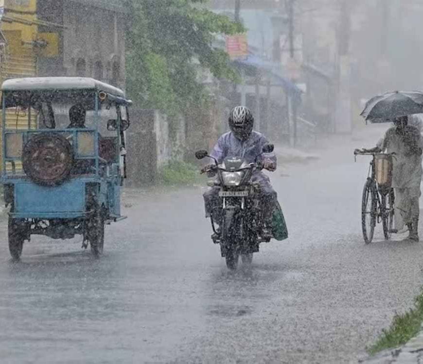 UP Weather Alert: अगले 2 दिनों में यूपी में भारी बारिश, इन राज्यों में गिर सकते हैं ओले!