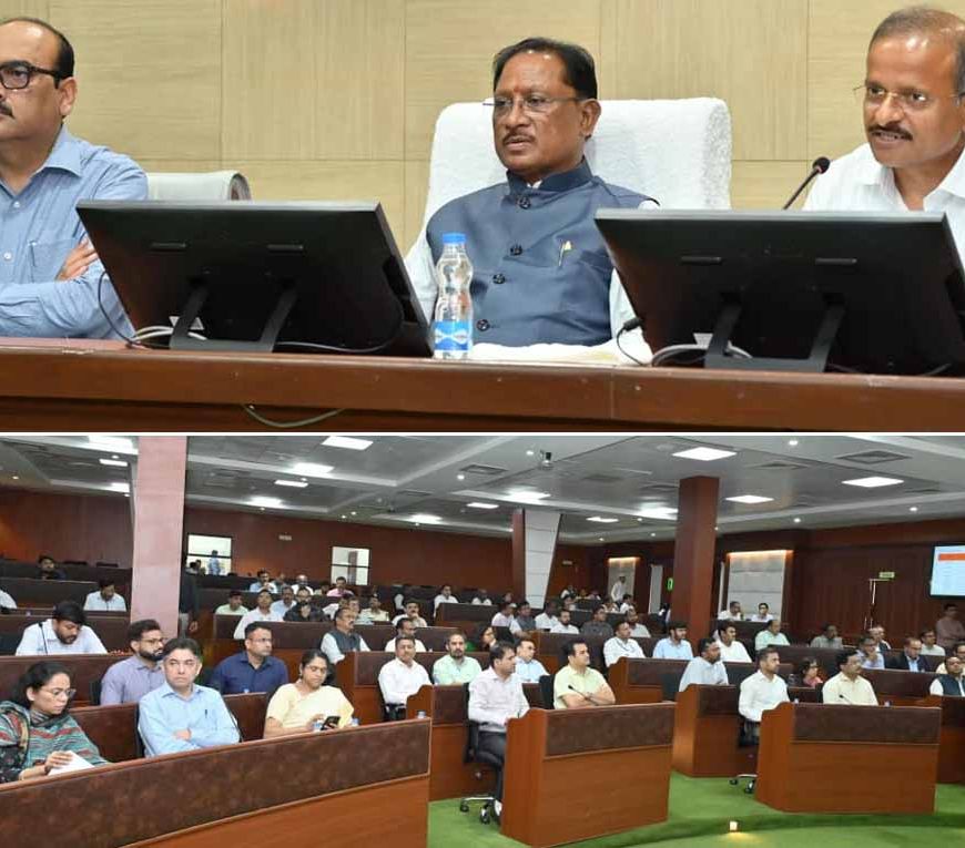 मुख्यमंत्री की विभागीय सचिवों और विभागाध्यक्षों के साथ मैराथन बैठक