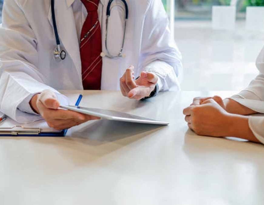 बड़े अक्षरों में प्रिस्क्रिप्शन लिखना अब जरूरी, HC ने डॉक्टरों को दिया सख्त चेतावनी