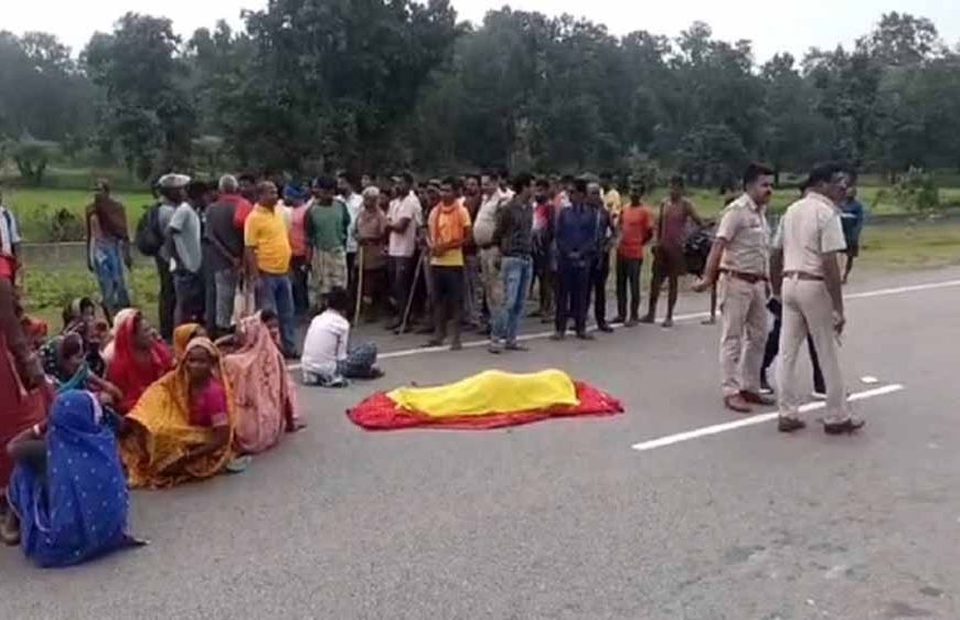 तेज़ रफ्तार वाहन की चपेट में आई महिला, मौके पर दर्दनाक मौत