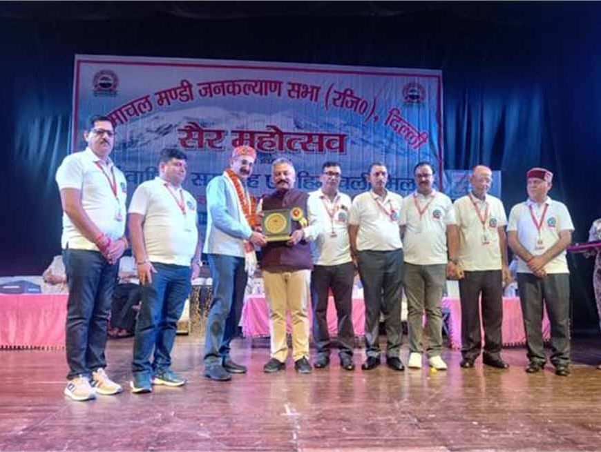 हिमाचल रत्न पुरस्कार से सम्मानित हुए भारत-तिब्बत सीमा पुलिस के DIG