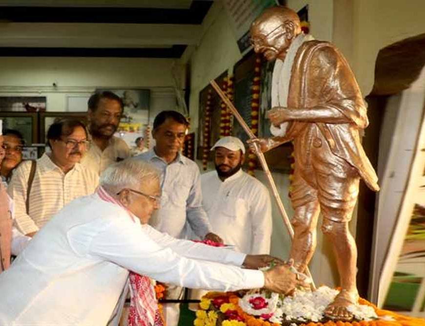 गांधी जी के जीवन आदर्श हमारे सच्चे पथ प्रदर्शक : राज्यपाल पटेल