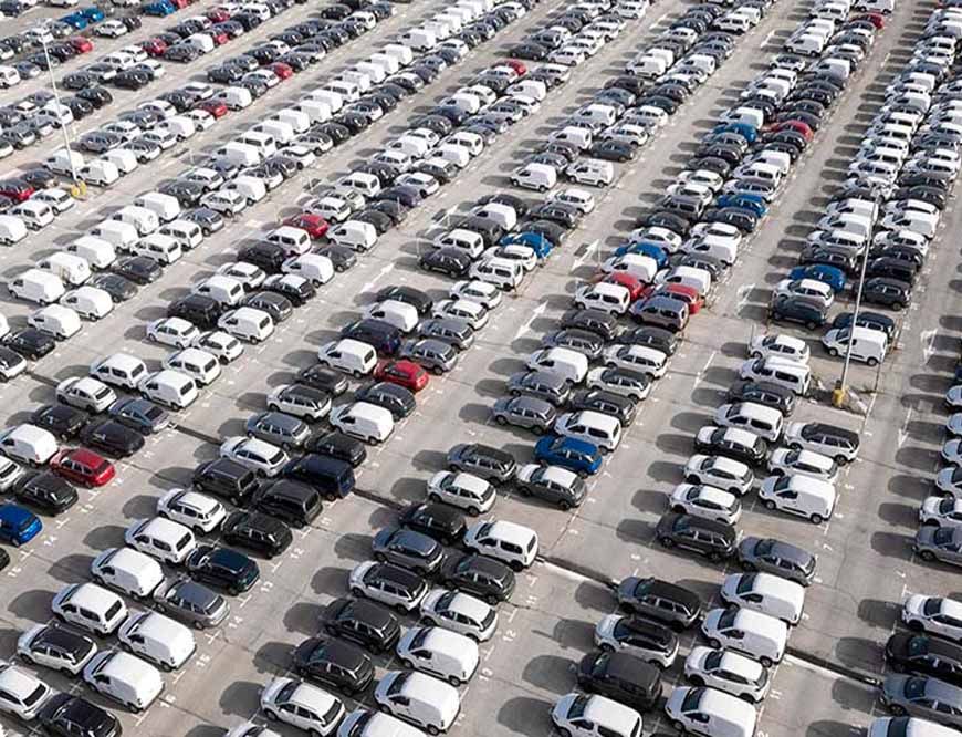 टैक्स कट के बावजूद मारुति से टोयोटा तक की बिक्री गिरी, एक कंपनी ने दिखाया दम