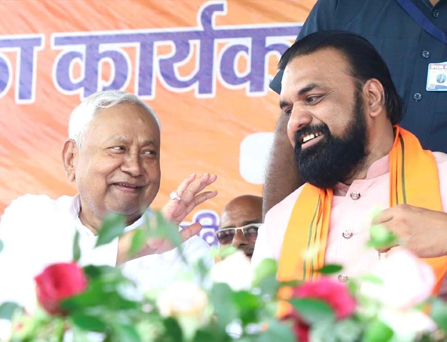 नीतीश कुमार का बड़ा ऐलान: 25 लाख महिलाओं के खातों में भेजे ₹10-10 हजार, चुनावी हलचल तेज