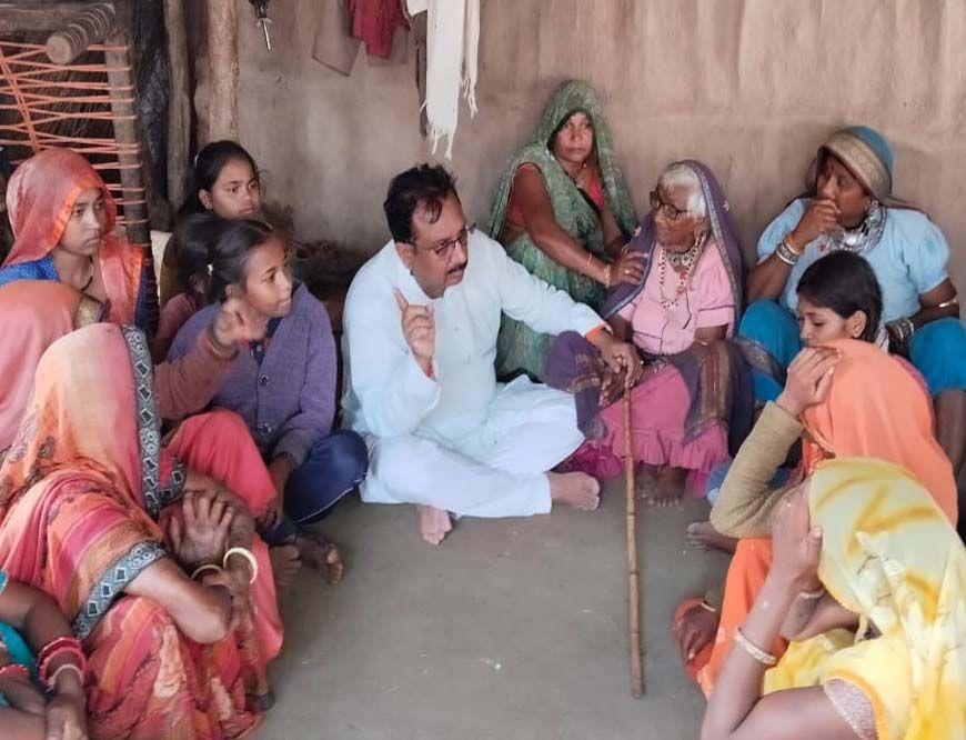 मंत्री डॉ. शाह ने मृतकों के परिजन से भेंट कर संवेदना प्रकट की, पीड़ित परिवारों को हर संभव मदद का दिया आश्वासन