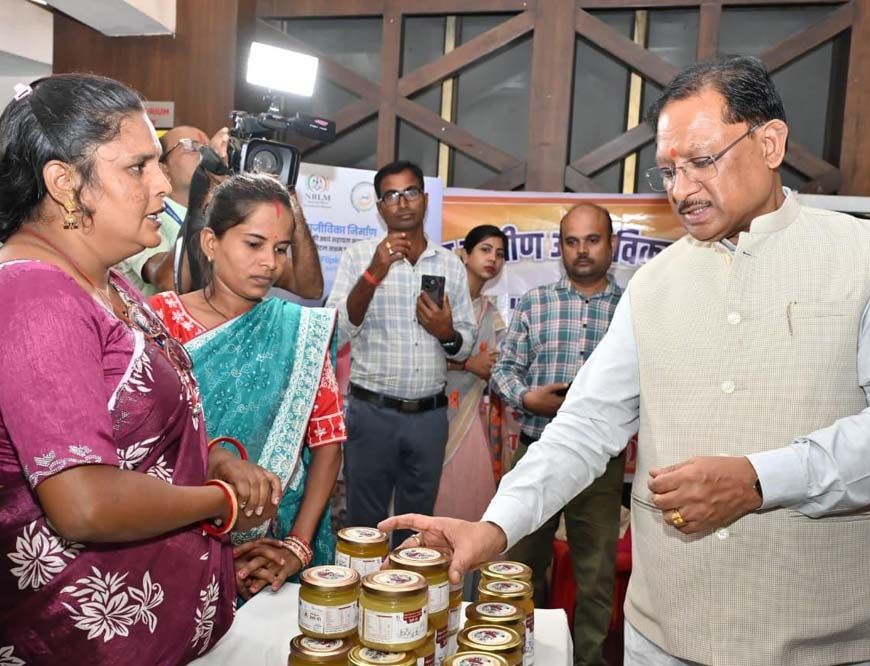 छत्तीसगढ़ की दीदियां बनीं आत्मनिर्भरता की ब्रांड एंबेसडर : लखपति दीदियों की सफलता हजारों महिलाओं के लिए बनेगी प्रेरणा – मुख्यमंत्री  साय