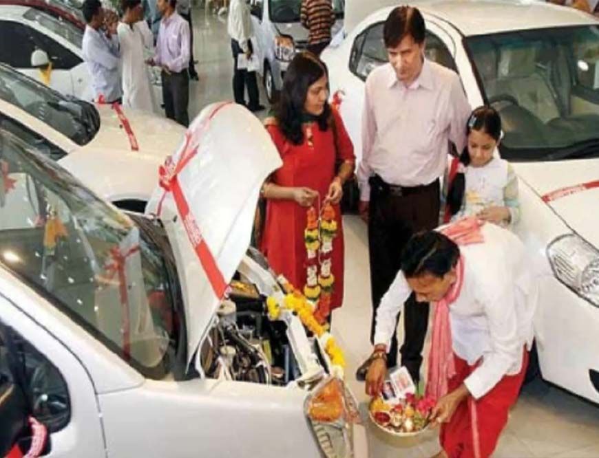 नवरात्रि में इंदौर ने मारी बाजी, 9 दिनों में खरीदे गए 9344 वाहन