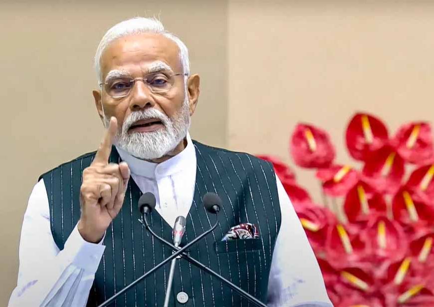पीएम मोदी का युवाओं के लिए बड़ा तोहफा: आज लॉन्च होंगी 62,000 करोड़ रु से अधिक की नई पहलें