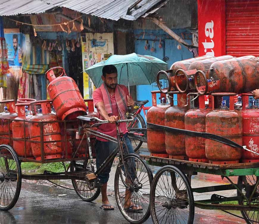 इस दिवाली पाएँ मुफ्त LPG सिलेंडर! जानें कौन हैं इसके हकदार ग्राहक