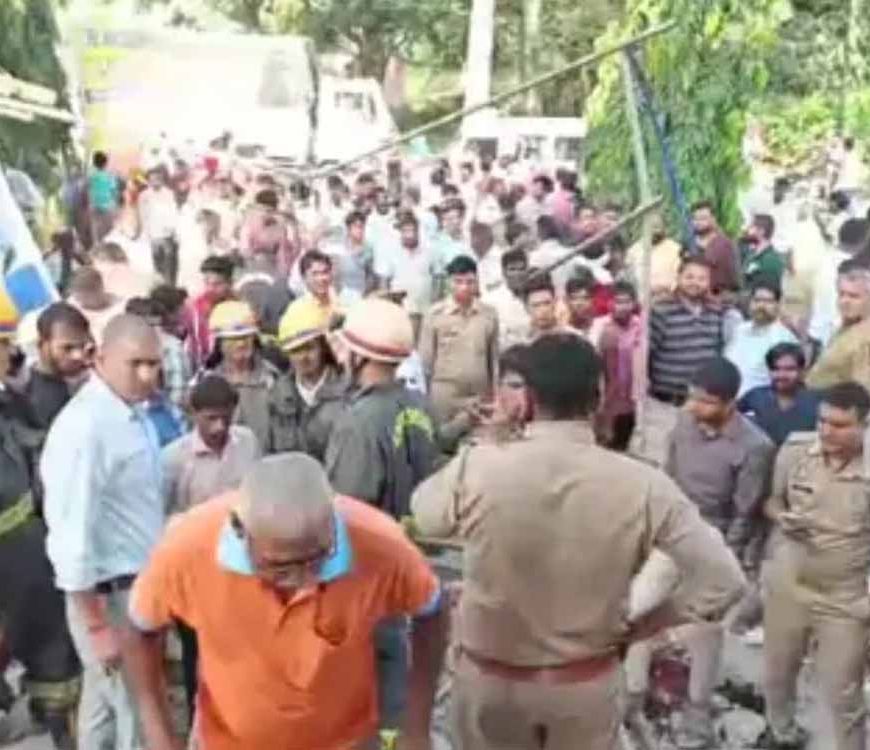 यूपी: कोचिंग सेंटर में धमाका, 2 बच्चों की दर्दनाक मौत, 6 घायल