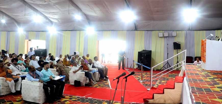 व्यक्ति को सरल, सहृदय और संवेदनशील बनाती है भाषा : राज्यपाल पटेल