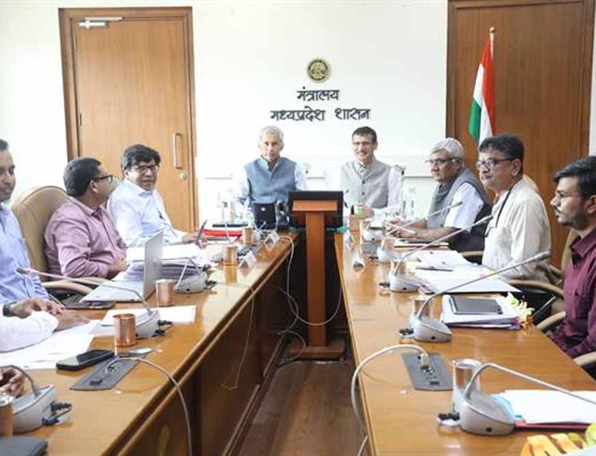 मध्यप्रदेश एवं गुजरात के अधिकारियों के बीच हुई उच्चस्तरीय बैठक
