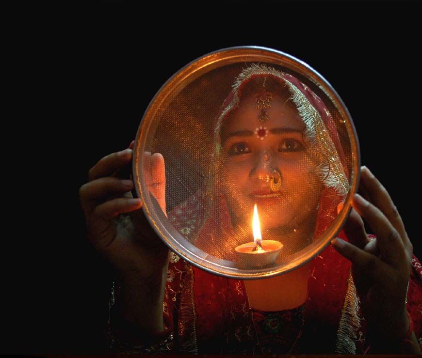 करवा चौथ 2025: 9 या 10 अक्टूबर? जानें सही तारीख, पूजा मुहूर्त और चंद्रोदय का समय