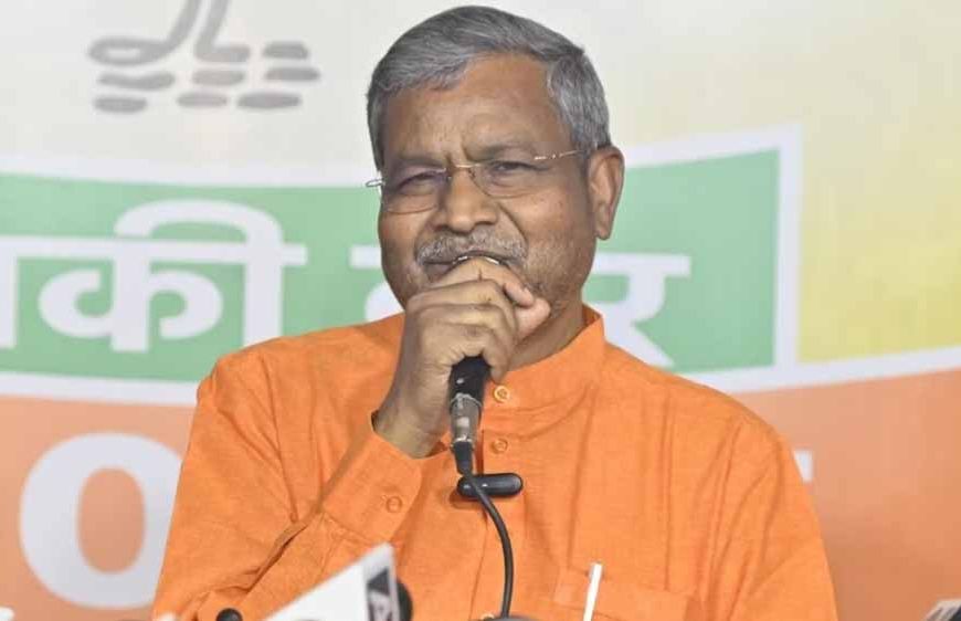 बाबूलाल मरांडी का हमला: CM हेमंत युवाओं का भविष्य पैसे के खेल में लगा रहे हैं