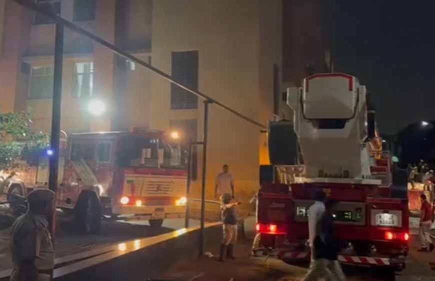 एसएमएस अस्पताल के ट्रॉमा सेंटर में भीषण आग, सात की दर्दनाक मौत