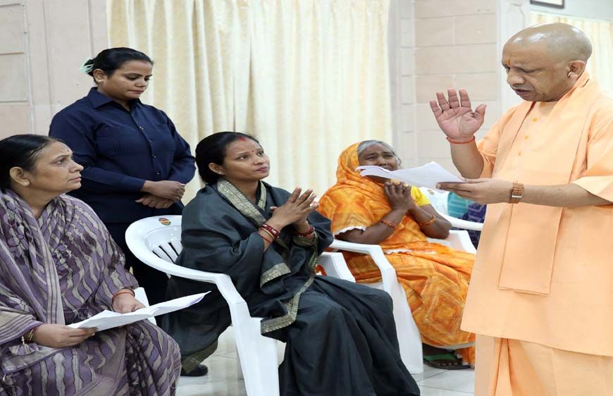 हर चेहरे पर खुशी और संतुष्टि ही सरकार की प्राथमिकता: सीएम योगी