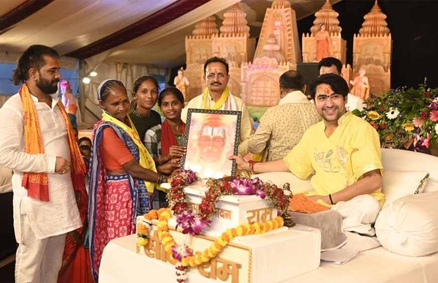 सलाम ने अपनाया सनातन धर्म: पं. धीरेंद्र शास्त्री के कार्यक्रम में हुआ धर्म परिवर्तन, ‘राजवीर’ रखा गया नाम