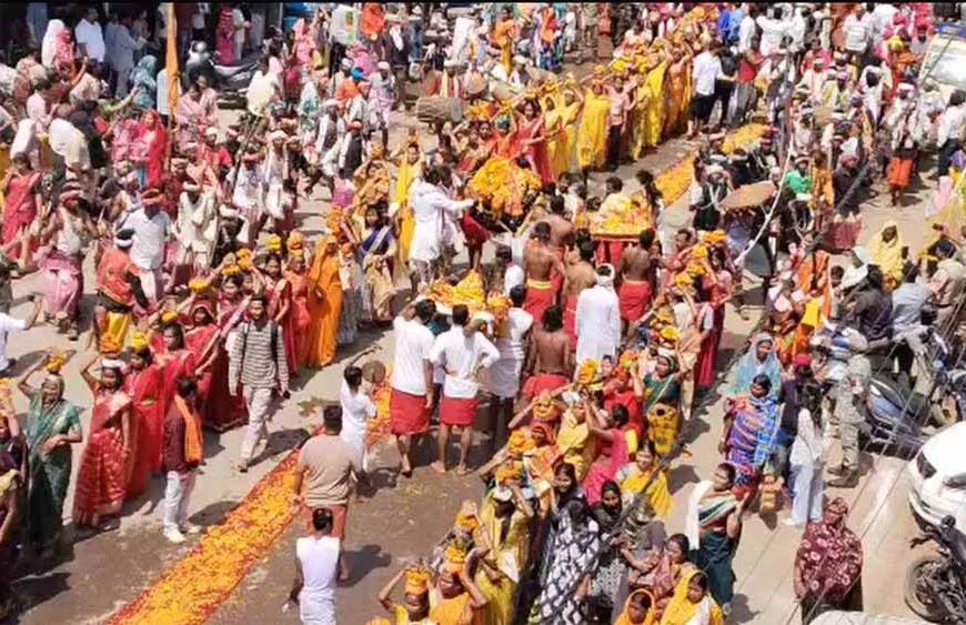 बस्तर दशहरा का भव्य समापन, मावली माता की डोली विदाई में उमड़ा जनसैलाब