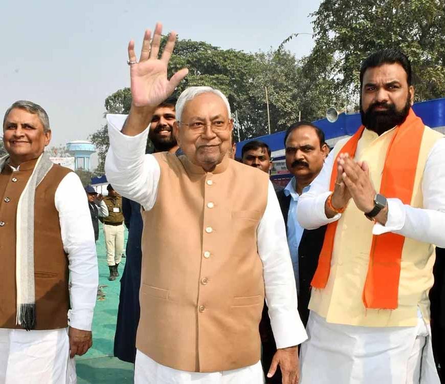 बिहार चुनाव: CM नीतीश ने JDU नेताओं की बैठक बुलाई, पार्टी में बढ़ी हलचल