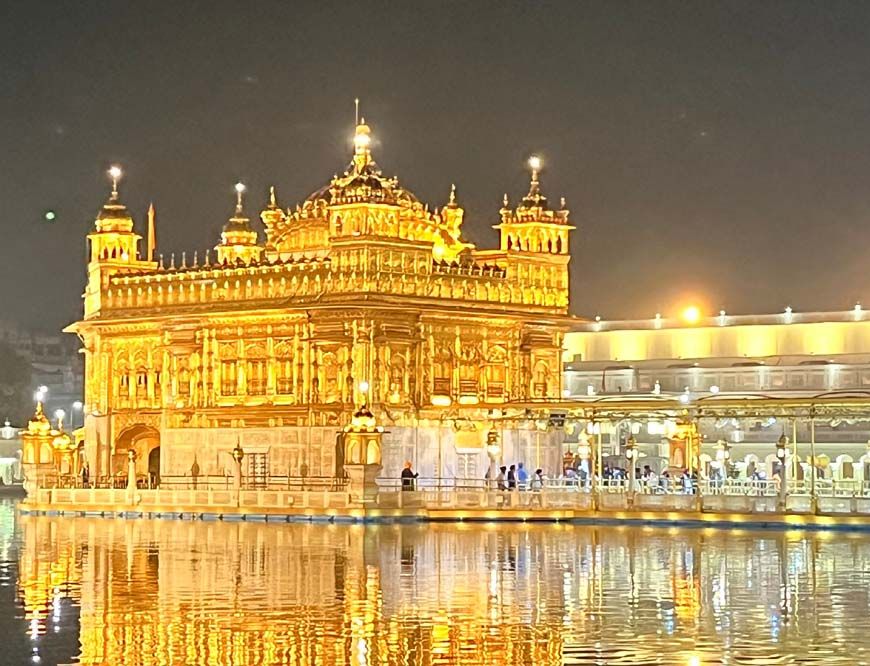 प्रकाश पर्व की भव्य तैयारी: अमृतसर में 3 लाख श्रद्धालु जुटेंगे, सजे कीर्तन दरबार, शहर हुआ रौशन