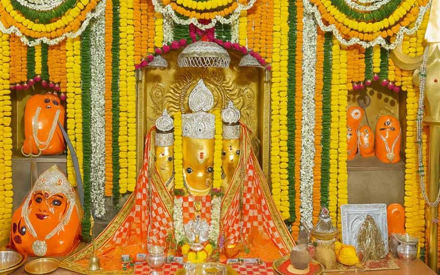 पीला रंग और मां बगलामुखी: क्यों है यह शुभता का प्रतीक?