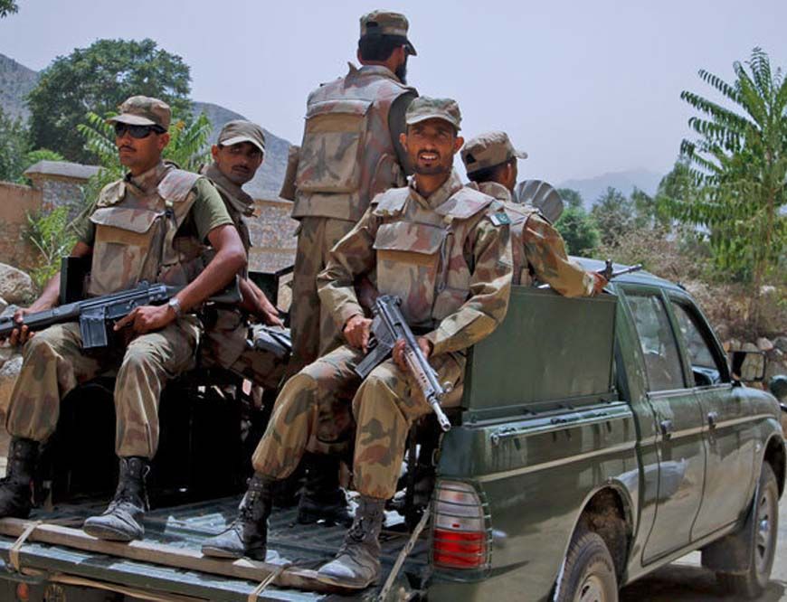 TTP का खौफनाक हमला: पाक सेना पर बम और गोलियों से वार, 11 जवान मारे गए