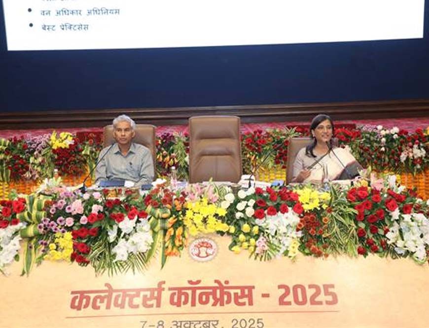 ग्रामीण विकास के लिए अधोसंरचना विकास और हितग्राही मूलक योजनाओं का हो बेहतर क्रियान्वयन : मुख्य सचिव  जैन