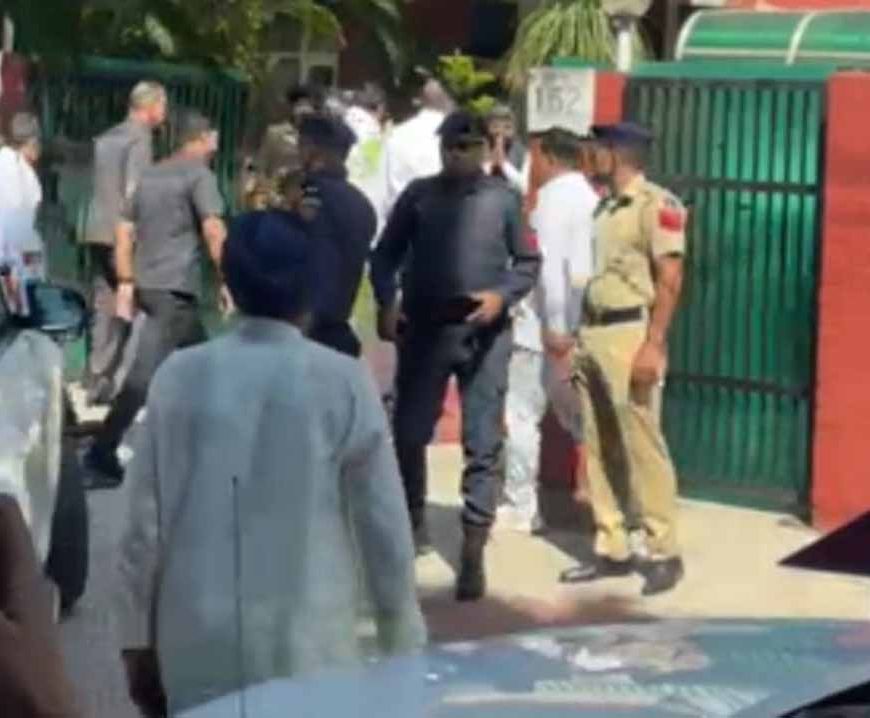 हरियाणा CM नायब सिंह सैनी ने IGP वाई पूरन कुमार के परिवार से मुलाकात कर दी श्रद्धांजलि