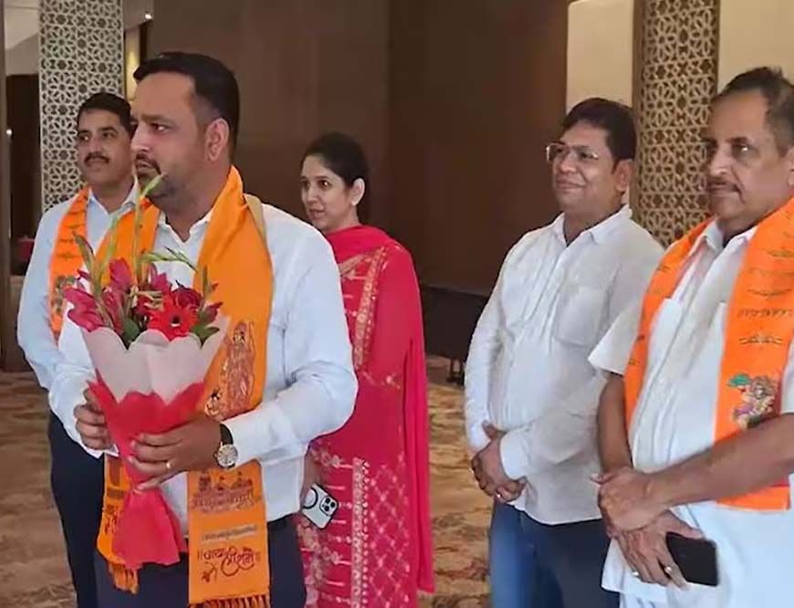 अयोध्या पहुंचे वेलिंगबोरो के मेयर राज मिश्रा, यूपी में ₹2500 करोड़ निवेश का ऐलान