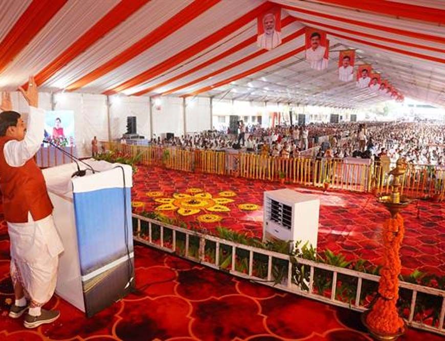 हर एक किसान के साथ खड़ी है सरकार, एक-एक खेत का किया जा रहा है सर्वे