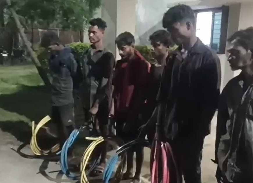 खदान में केबल चोरी करने घुसे 6 चोर गिरफ्तार: 24 घंटे तक सुरंग में फंसे रहे, सुरक्षाकर्मी ने पकड़ा