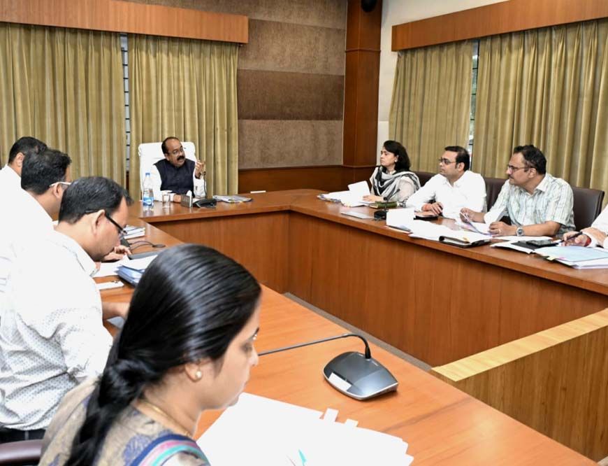 रायपुर : उप मुख्यमंत्री  अरुण साव ने नगरीय प्रशासन विभाग के कार्यों की समीक्षा की