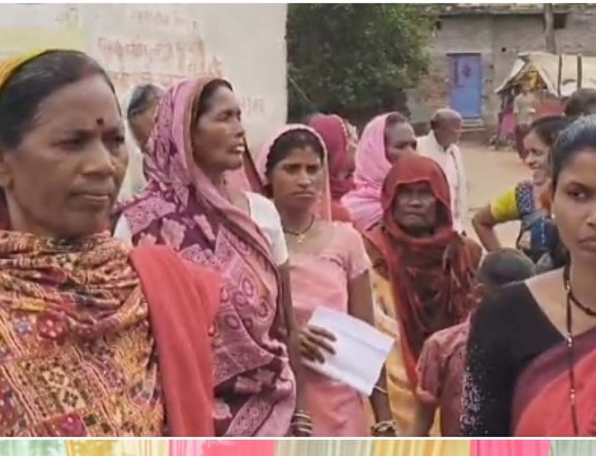 मोहगाँव ब्लॉक के सिंगारपुर की महिलाओं ने उठाया शराबबंदी का बीड़ा शराब बनाने और पीने वालो से लिया जायेगा जुर्माना