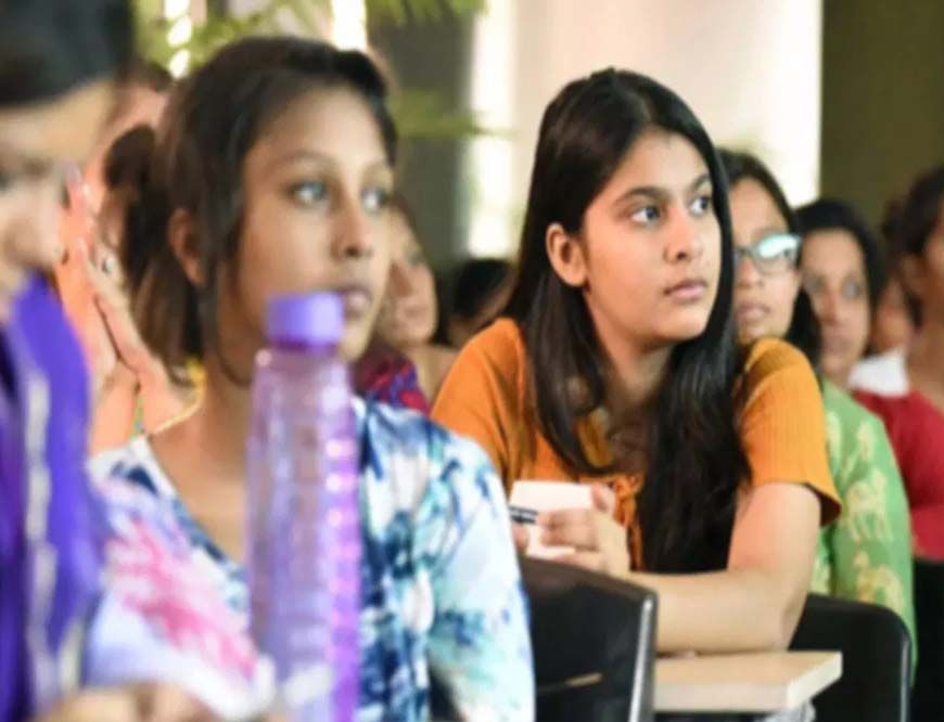 MP कॉलेजों में फैकल्टी संकट: 56% पद खाली, MPPSC की भर्ती 3 साल से अधर में