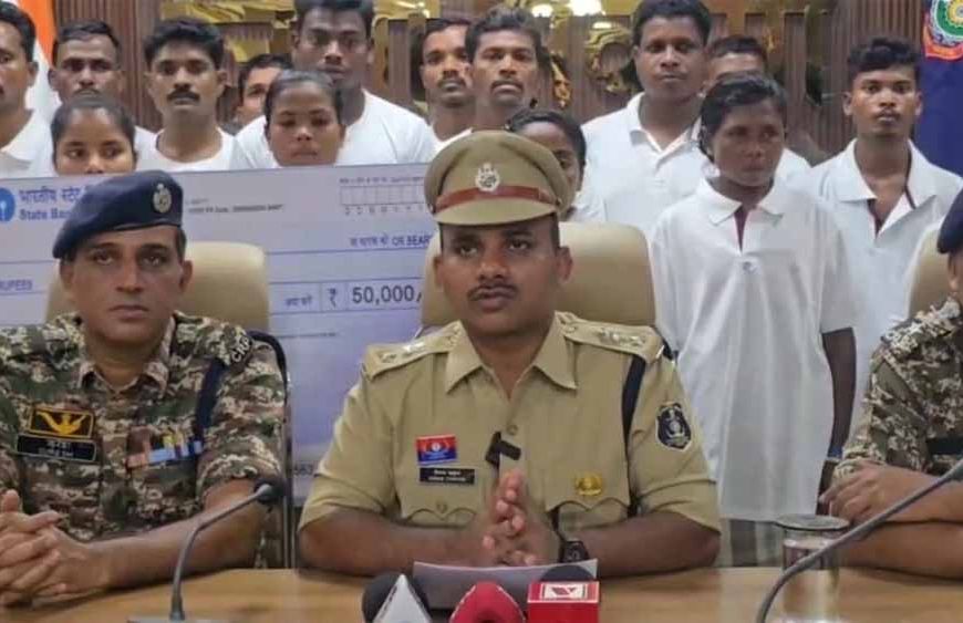 कांकेर-सुकमा में माओवादी विरोधी ऑपरेशन का बड़ा ब्रेकथ्रू: 100 से ज्यादा ने सरेंडर किया