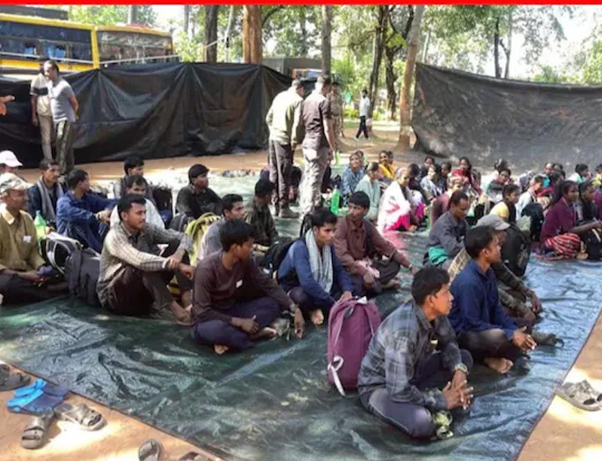 बस्तर में नक्सल मोर्चे पर बड़ी कामयाबी: 20 महीनों में 1,876 माओवादियों ने किया सरेंडर