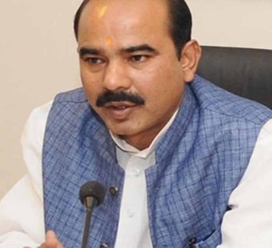 चश्मे का नंबर बढ़ा लो…— सवाल पूछने पर भड़के BJP विधायक, मंत्री के सामने मच गया सन्नाटा!